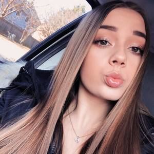 Meet your Posher, Maddy